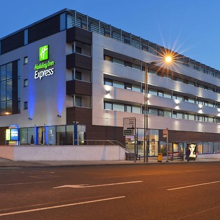 Holiday Inn Express London Golders Green, An Ihg Hotel Финчли Екстериор снимка