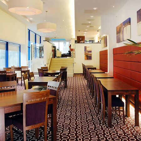 Holiday Inn Express London Golders Green, An Ihg Hotel Финчли Ресторант снимка
