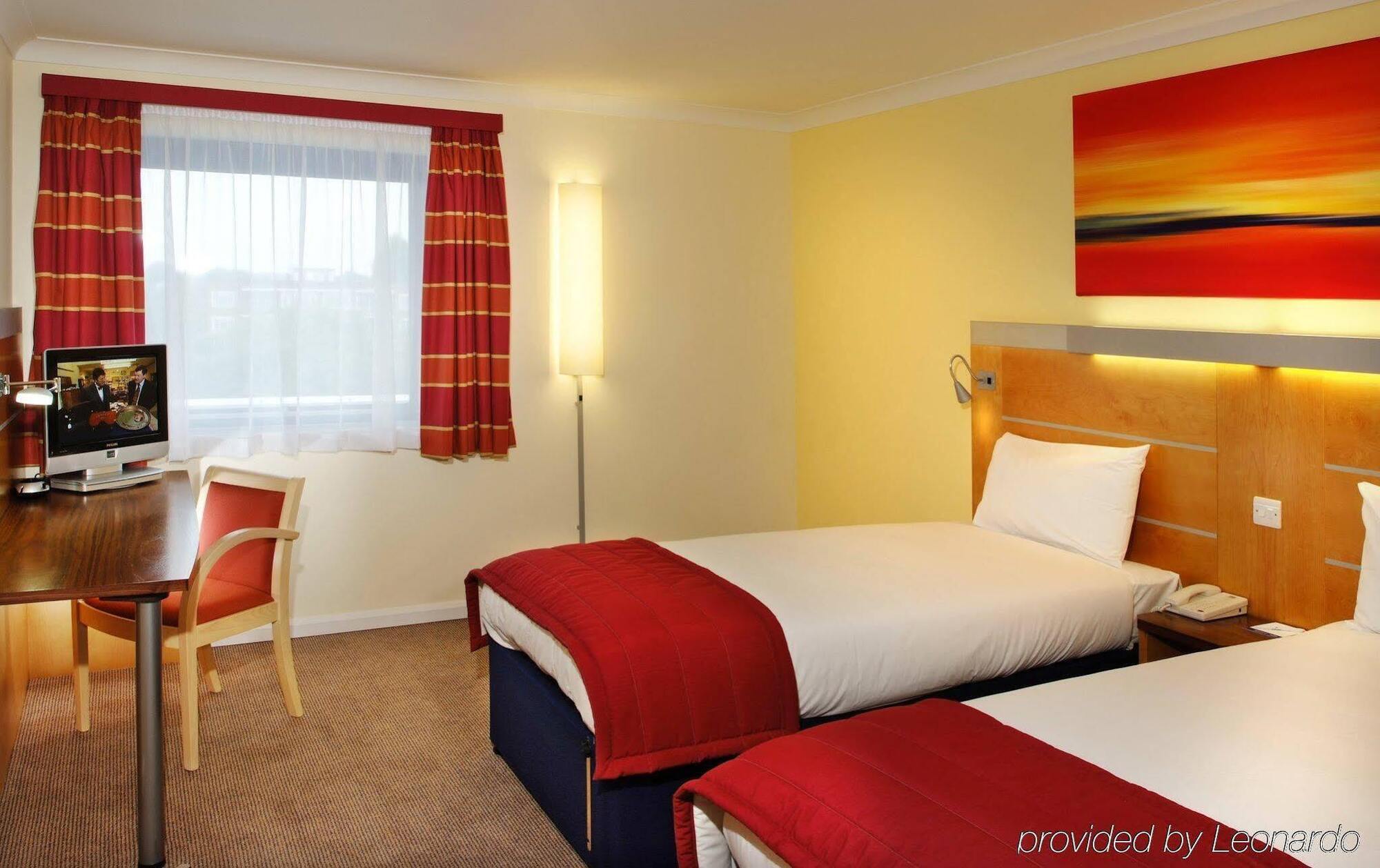 Holiday Inn Express London Golders Green, An Ihg Hotel Финчли Екстериор снимка