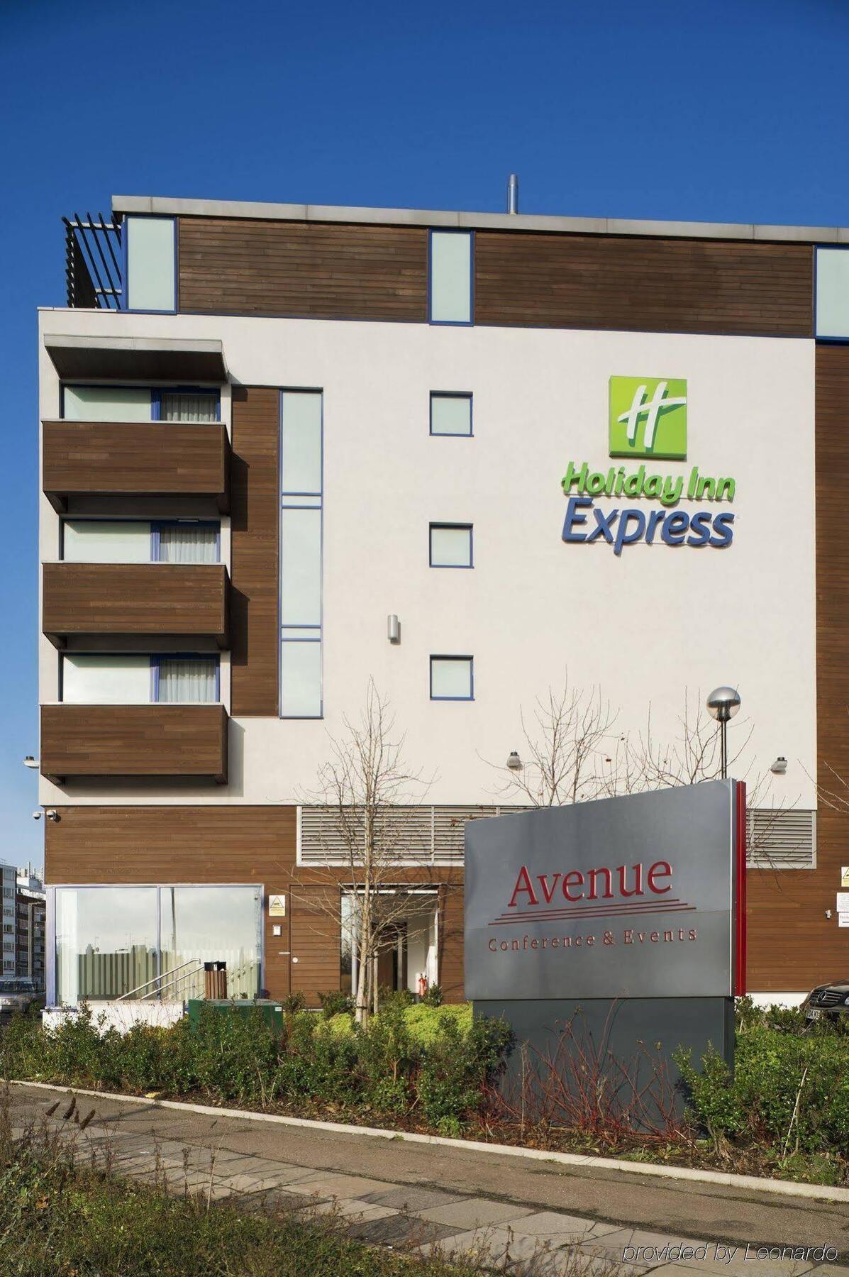Holiday Inn Express London Golders Green, An Ihg Hotel Финчли Екстериор снимка